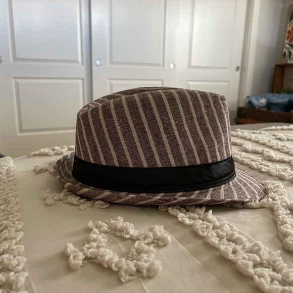 🌺 Fedora 🌿 - Picture 2 of 4